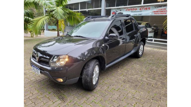 RENAULT - OROCH - 2016/2016 - Preta - R$ 67.000,00