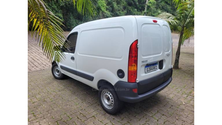 RENAULT - KANGOO - 2017/2018 - Branca - R$ 61.000,00