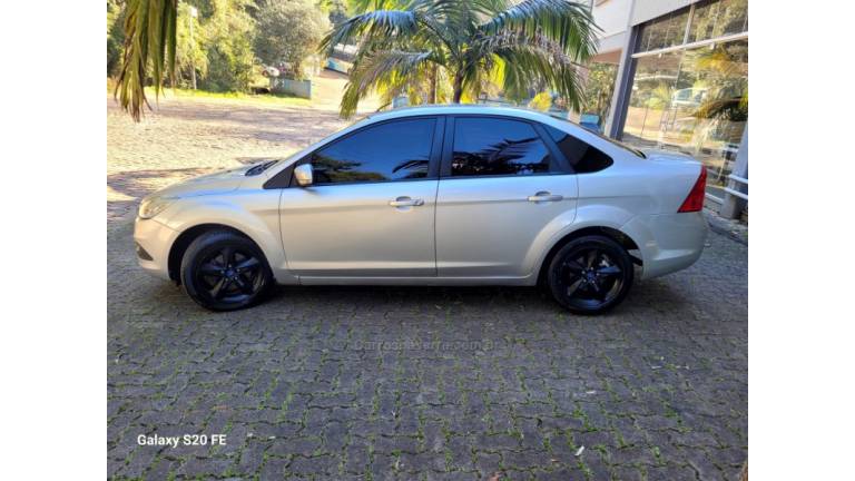 FORD - FOCUS - 2010/2011 - Prata - R$ 38.000,00