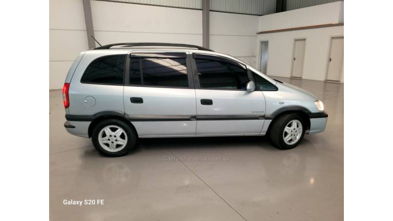 CHEVROLET - ZAFIRA - 2007/2008 - Prata - R$ 30.000,00