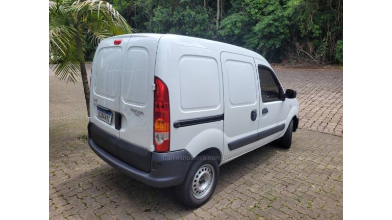 RENAULT - KANGOO - 2017/2018 - Branca - R$ 61.000,00