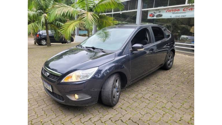 FORD - FOCUS - 2012/2013 - Preta - R$ 39.000,00