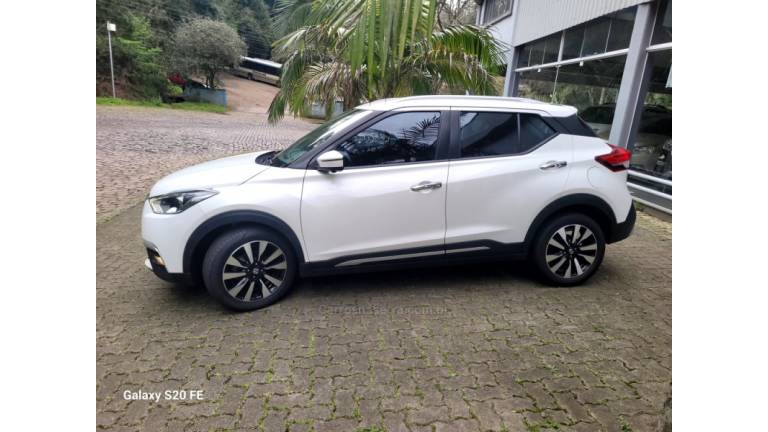 NISSAN - KICKS - 2018/2018 - Branca - R$ 82.000,00