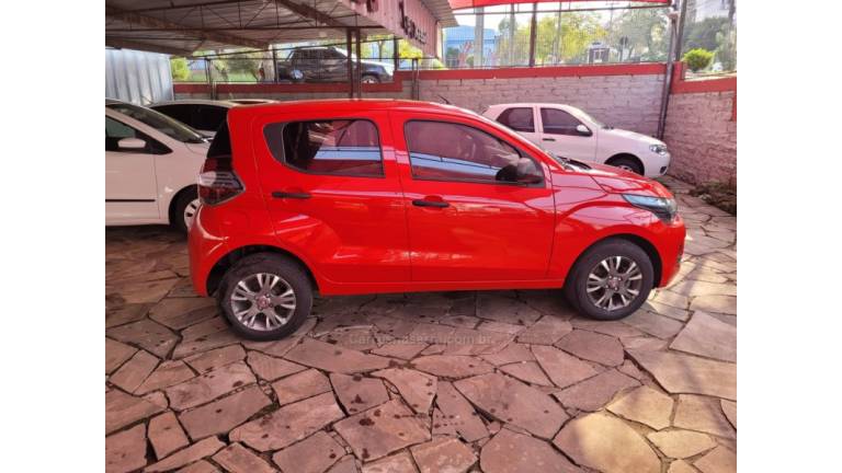 FIAT - MOBI - 2017/2017 - Vermelha - R$ 44.000,00