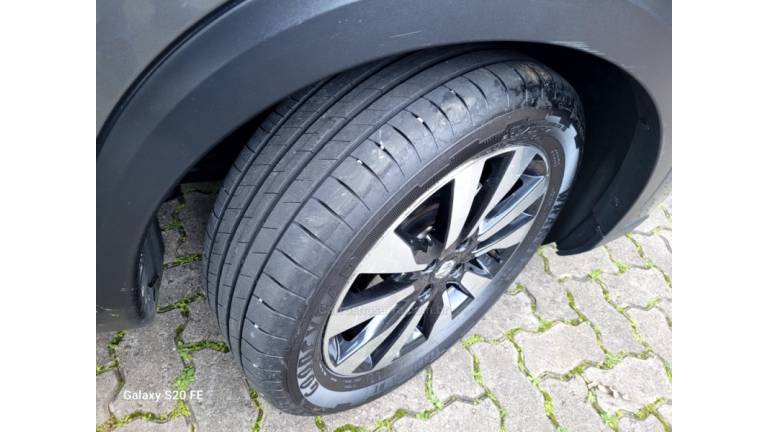 NISSAN - KICKS - 2017/2018 - Cinza - R$ 80.000,00
