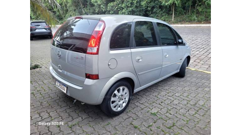 CHEVROLET - MERIVA - 2004/2004 - Bege - R$ 20.000,00
