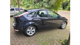 FORD - FOCUS - 2011/2012 - Preta - R$ 43.000,00