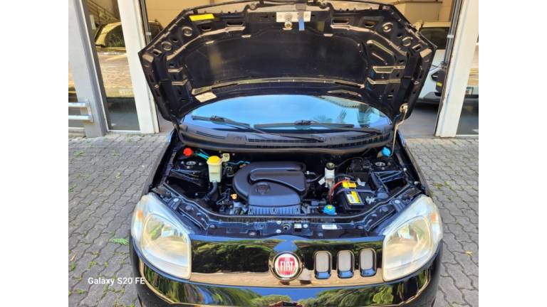 FIAT - UNO - 2015/2015 - Preta - R$ 32.000,00