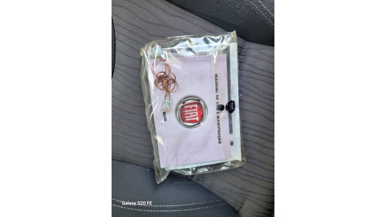 FIAT - UNO - 2015/2015 - Preta - R$ 32.000,00