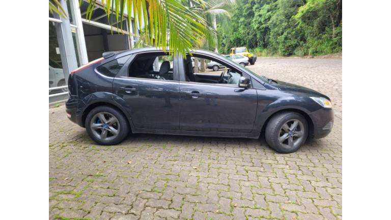 FORD - FOCUS - 2012/2013 - Preta - R$ 39.000,00