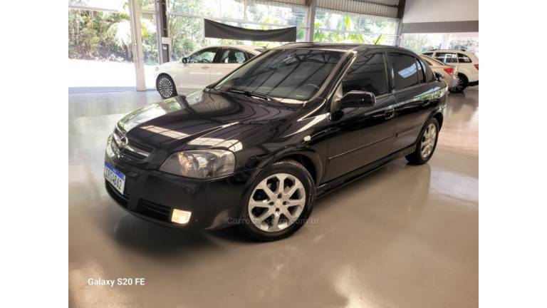 CHEVROLET - ASTRA - 2010/2011 - Preta - R$ 39.000,00