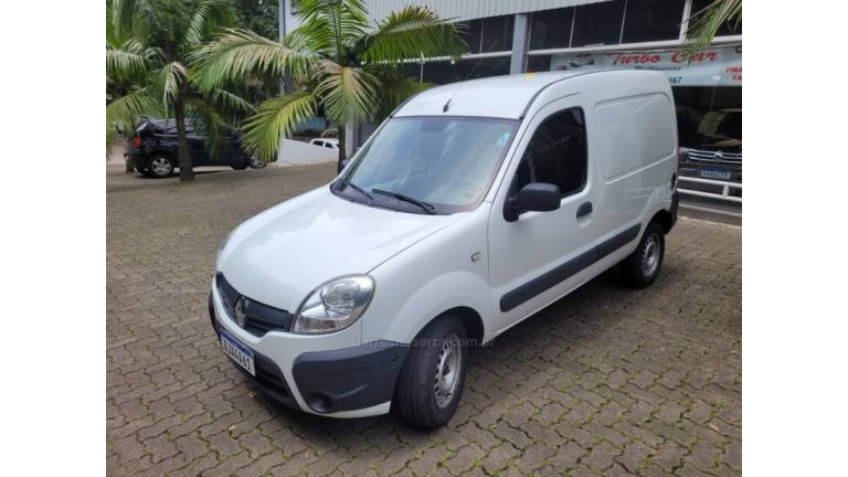 RENAULT - KANGOO - 2017/2018 - Branca - R$ 61.000,00