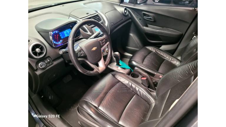 CHEVROLET - TRACKER - 2014/2014 - Cinza - R$ 68.000,00