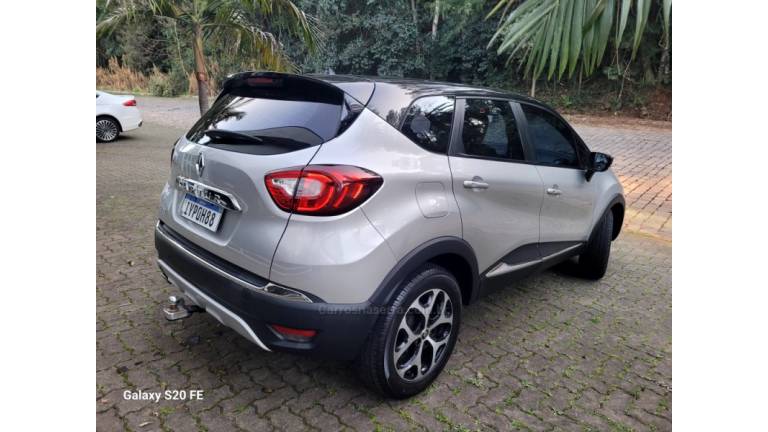 RENAULT - CAPTUR - 2018/2019 - Prata - R$ 73.000,00