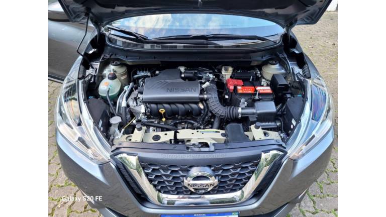 NISSAN - KICKS - 2017/2018 - Cinza - R$ 80.000,00