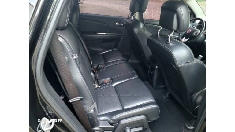 FIAT - FREEMONT - 2012/2012 - Preta - R$ 50.000,00