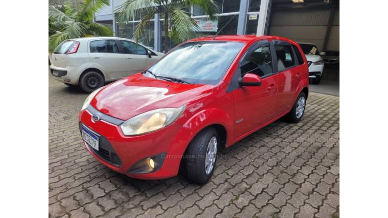 FORD - FIESTA - 2012/2012 - Vermelha - R$ 31.000,00