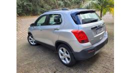 CHEVROLET - TRACKER - 2015/2015 - Prata - R$ 72.000,00