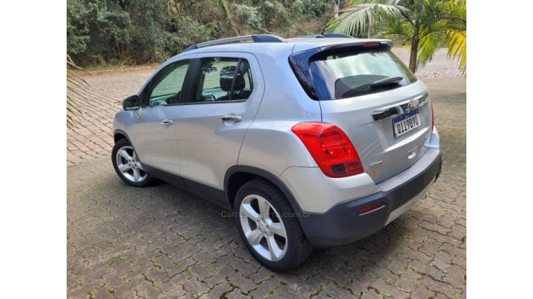 CHEVROLET - TRACKER - 2015/2015 - Prata - R$ 72.000,00