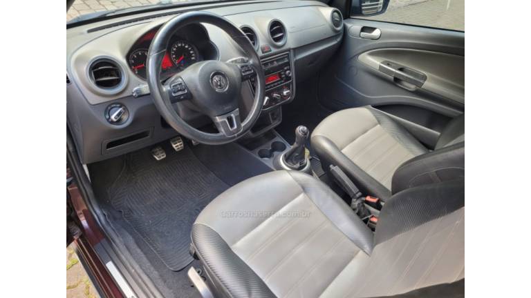 VOLKSWAGEN - SAVEIRO - 2014/2015 - Vermelha - R$ 72.000,00