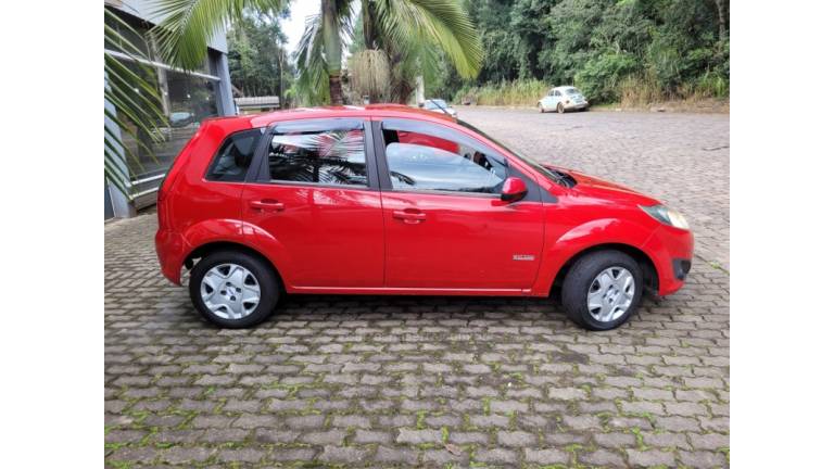 FORD - FIESTA - 2012/2012 - Vermelha - R$ 31.000,00