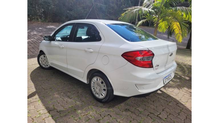 FORD - KA - 2019/2020 - Branca - R$ 60.000,00