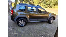 RENAULT - DUSTER - 2014/2015 - Verde - R$ 55.000,00