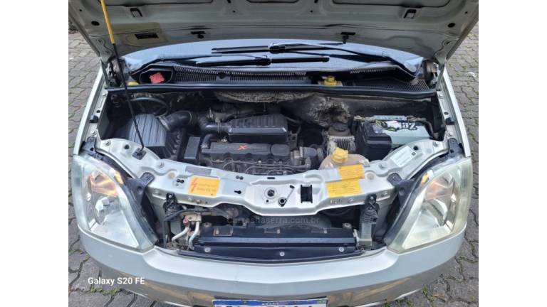 CHEVROLET - MERIVA - 2004/2004 - Bege - R$ 20.000,00