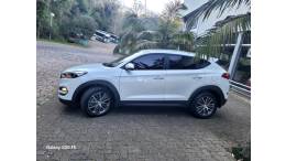 HYUNDAI - TUCSON - 2017/2018 - Branca - R$ 91.000,00