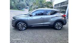 NISSAN - KICKS - 2017/2018 - Cinza - R$ 80.000,00