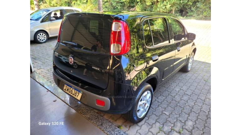 FIAT - UNO - 2015/2015 - Preta - R$ 32.000,00