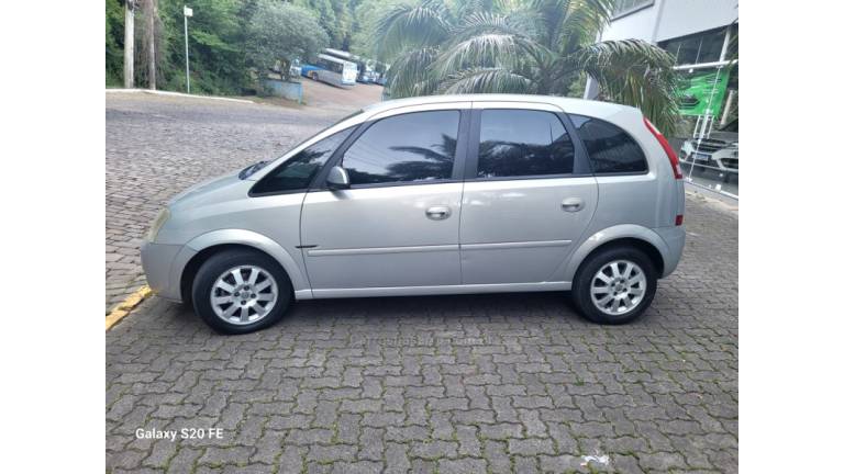 CHEVROLET - MERIVA - 2004/2004 - Bege - R$ 20.000,00