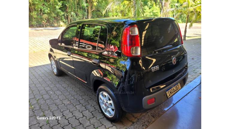FIAT - UNO - 2015/2015 - Preta - R$ 32.000,00