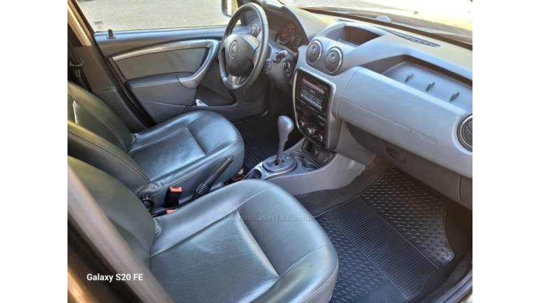 RENAULT - DUSTER - 2014/2015 - Verde - R$ 55.000,00
