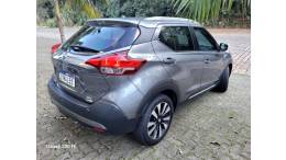 NISSAN - KICKS - 2017/2018 - Cinza - R$ 80.000,00