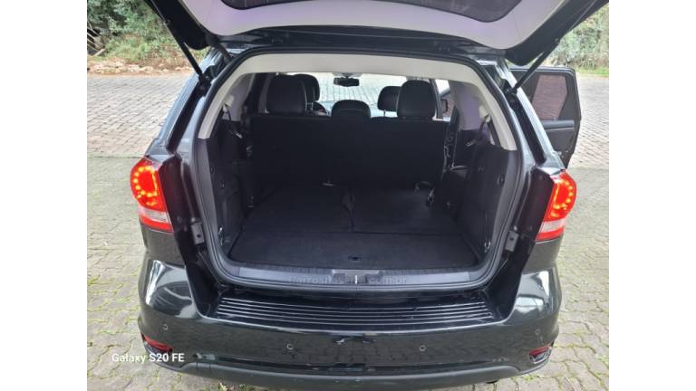 FIAT - FREEMONT - 2012/2012 - Preta - R$ 50.000,00