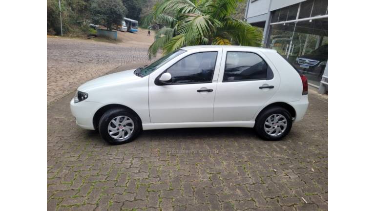 FIAT - PALIO - 2011/2012 - Branca - R$ 30.000,00