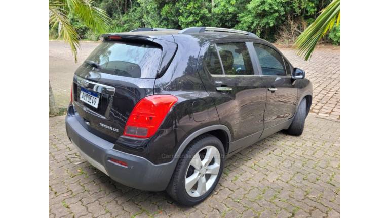 CHEVROLET - TRACKER - 2014/2014 - Preta - R$ 72.000,00