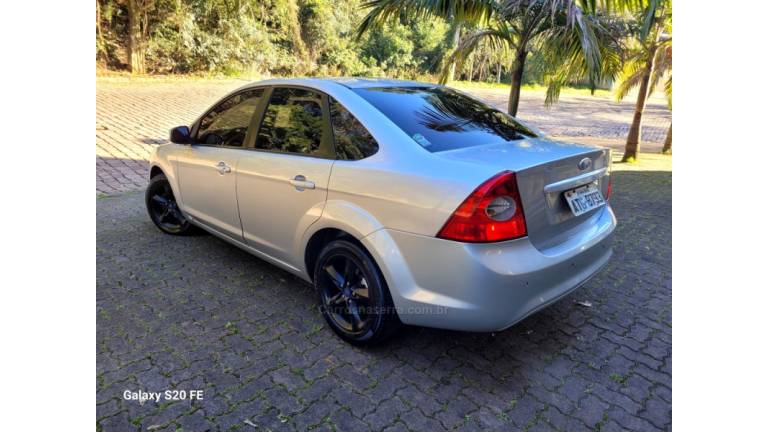 FORD - FOCUS - 2010/2011 - Prata - R$ 38.000,00
