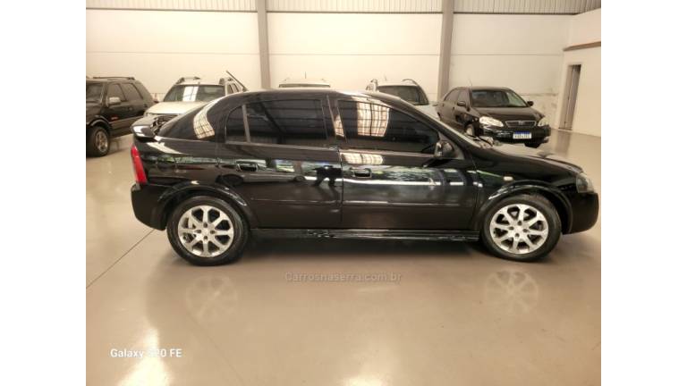 CHEVROLET - ASTRA - 2010/2011 - Preta - R$ 39.000,00