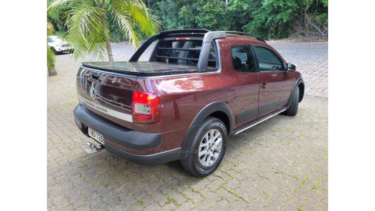 VOLKSWAGEN - SAVEIRO - 2014/2015 - Vermelha - R$ 72.000,00