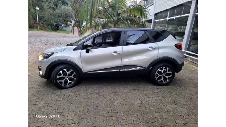 RENAULT - CAPTUR - 2018/2019 - Prata - R$ 73.000,00