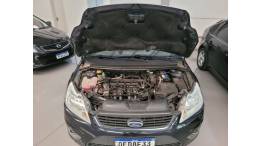 FORD - FOCUS - 2012/2013 - Preta - R$ 39.000,00