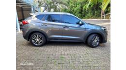HYUNDAI - TUCSON - 2018/2018 - Cinza - R$ 92.000,00