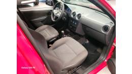 CHEVROLET - CELTA - 2012/2012 - Vermelha - R$ 26.000,00