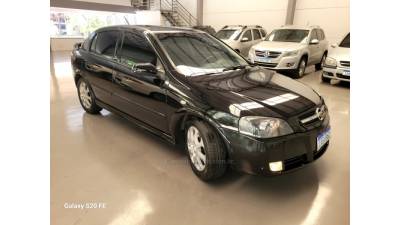 CHEVROLET - ASTRA - 2010/2011 - Preta - R$ 39.000,00