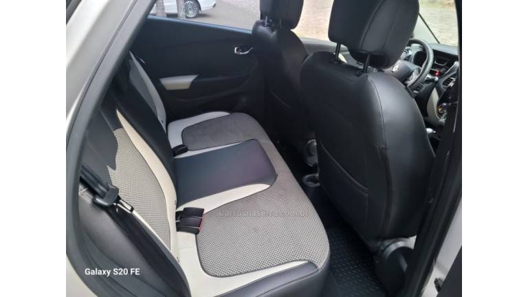 RENAULT - CAPTUR - 2018/2019 - Prata - R$ 73.000,00