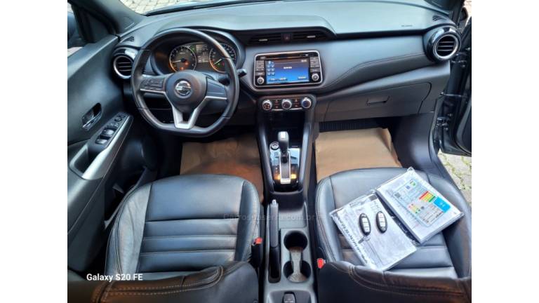 NISSAN - KICKS - 2017/2018 - Cinza - R$ 80.000,00
