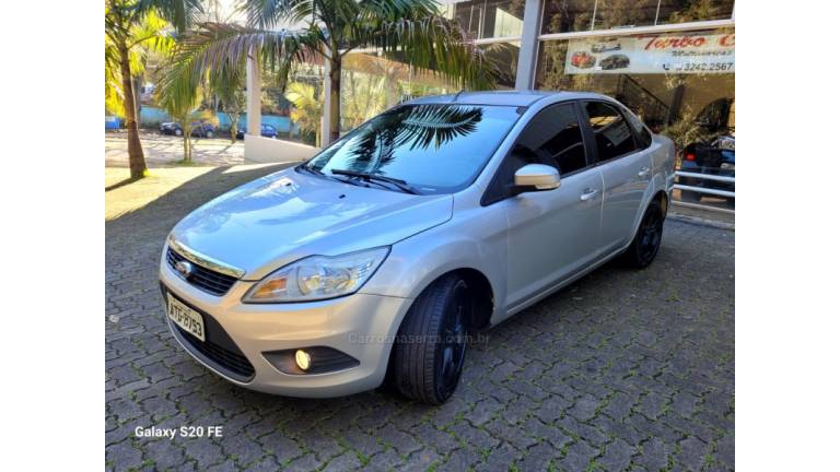 FORD - FOCUS - 2010/2011 - Prata - R$ 38.000,00
