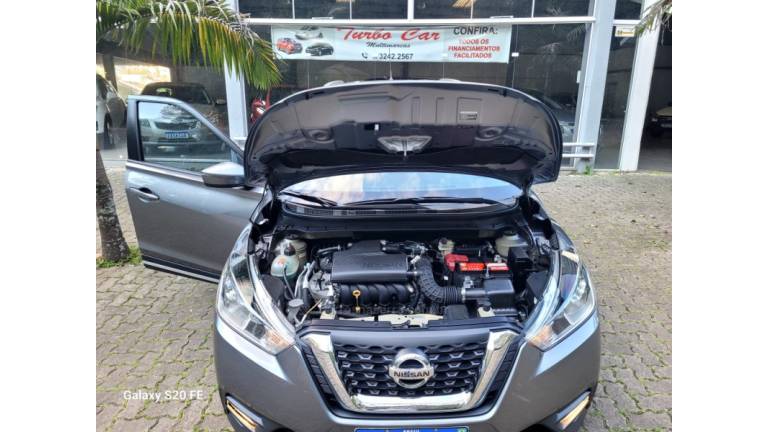 NISSAN - KICKS - 2017/2018 - Cinza - R$ 80.000,00
